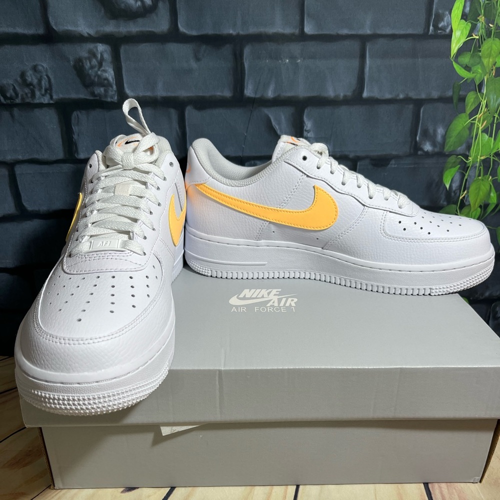 Nike Air Force 1 ’07 - Picture 2 of 11